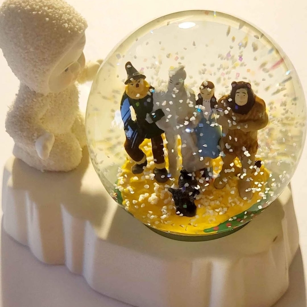 SNOW BABIES COLLECTABLE Wizard of Oz Snow Globe with Characters